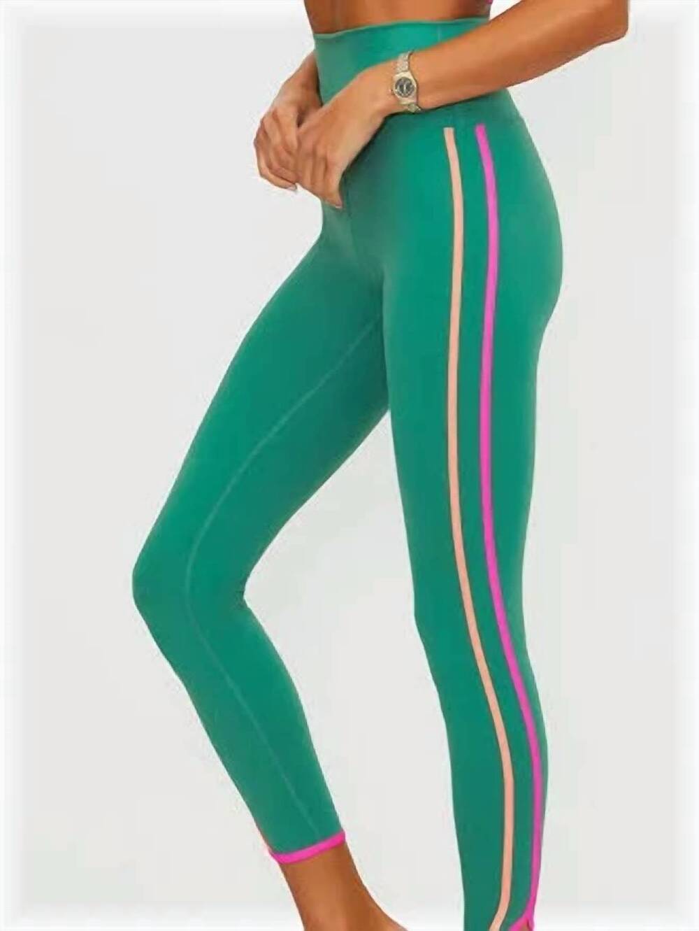 NEW BEACH RIOT nella legging in green